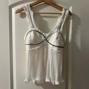 White Pleated Sleeveless Top with zip details (M)